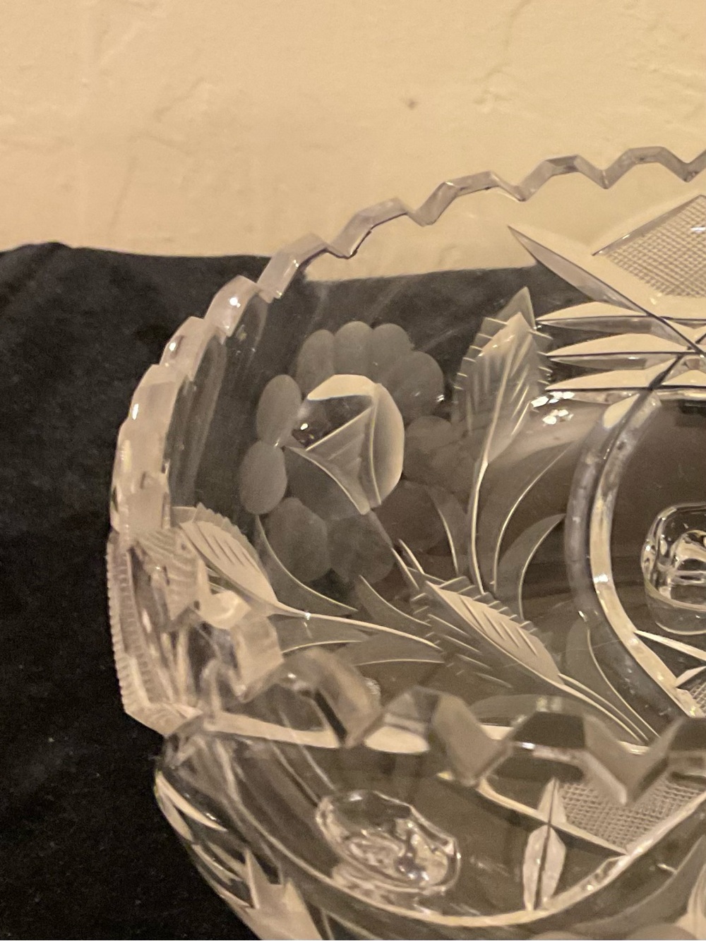 Footed Bowl Brilliant Cut Glass Crystal Sawtooth Rim Pinwheel or Floral Design - Picture 12 of 14